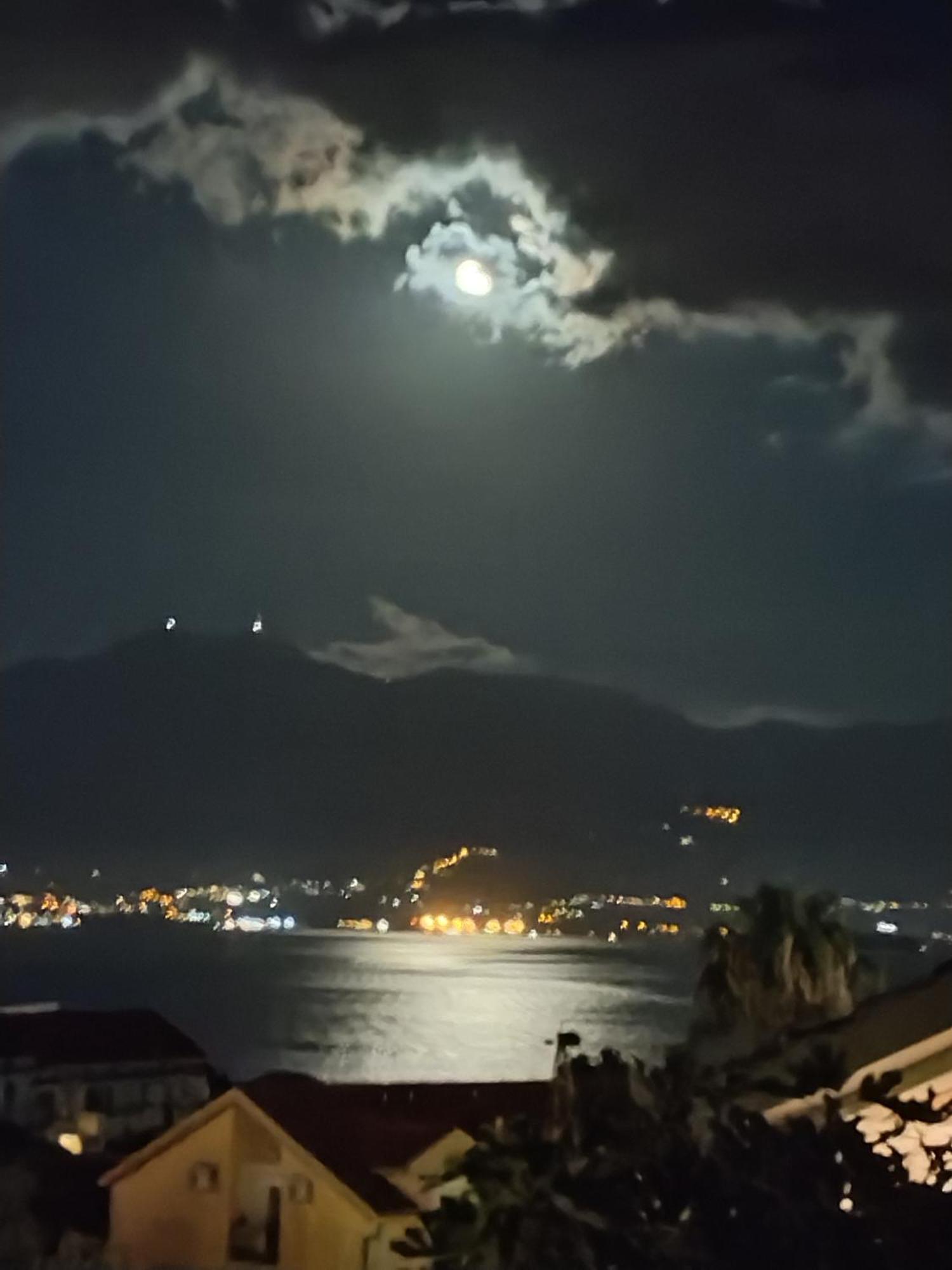 Appartamento Sea Dreams Ðenovići Esterno foto